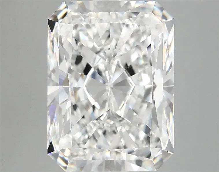 4.12ct Radiant Lab Grown Diamond (Colour E, Clarity VVS2, IGI Certified)