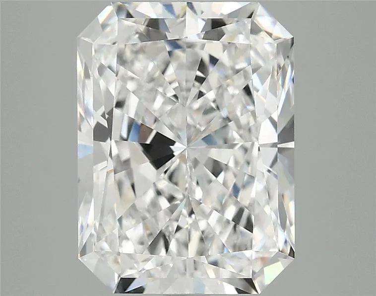 4.49ct Radiant Lab Grown Diamond (Colour E, Clarity VVS2, IGI Certified)